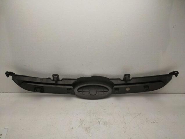 Atrapa chłodnicy Ford Fiesta CB1