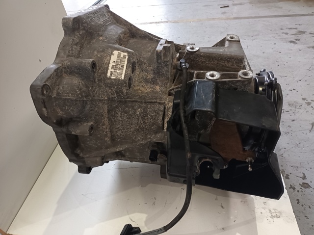 Mechaniczna skrzynia biegów w komplecie 8A6R7002CA FORD