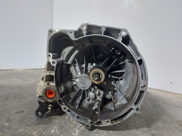 Mechaniczna skrzynia biegów w komplecie 8A6R7002EA MAZDA