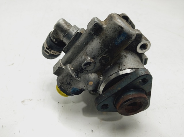 Pompa wspomagania hydraulicznego kierownicy 8D0145155Q VAG