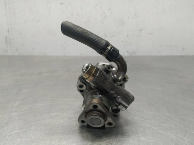 Pompa wspomagania hydraulicznego kierownicy 8D0145177Q VAG