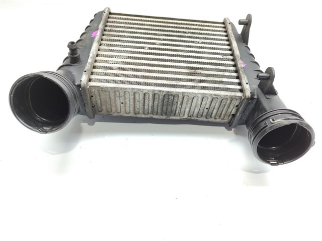 Chłodnica intercoolera 8D0145805 VAG