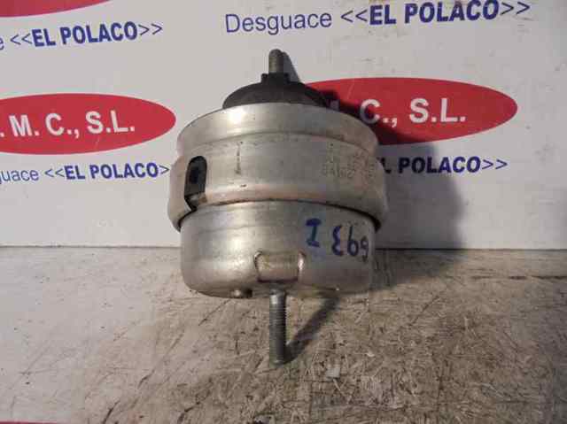 Poduszka (podpora) silnika lewa 8D0199379J VAG