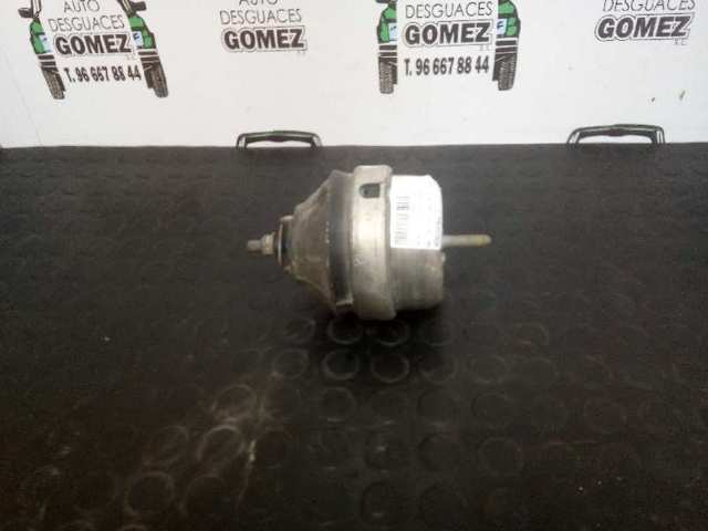 Poduszka (podpora) silnika prawa 8D0199382L VAG