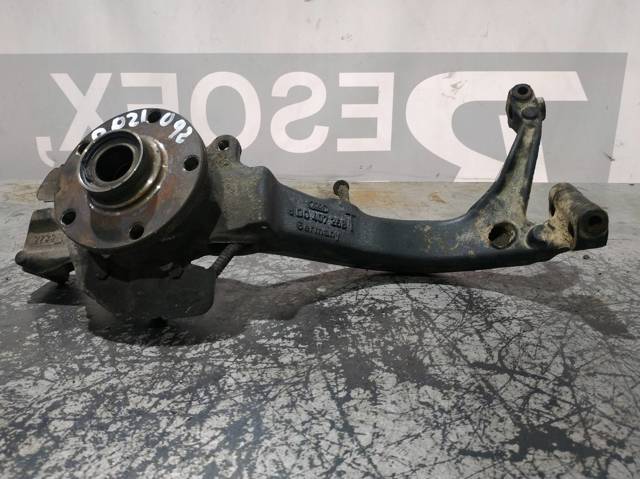 Czop (zwrotnica) przedni prawy 8D0407258T VAG