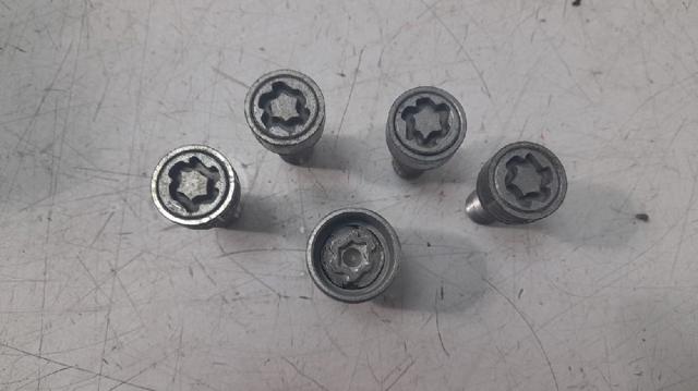 Śruba koła 8D0601139A VAG