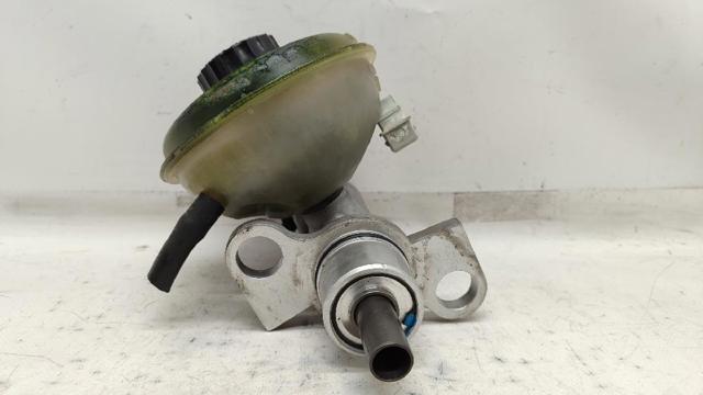 Zbiorniczek głównego cylindra hamulcowego (płynu hamulcowego) 8D0611301 VAG