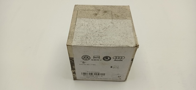 Okładziny (klocki) do hamulców tarczowych tylne 8D0698451A VAG