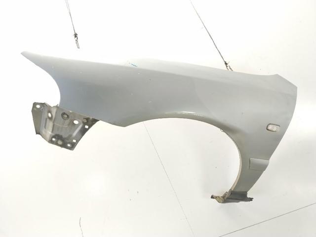 Błotnik przedni lewy Audi A4 8D2