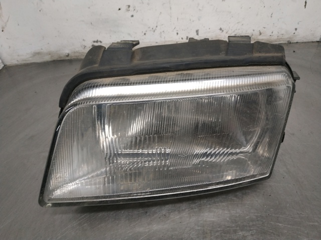 Reflektor lewy 8D0941003A VAG