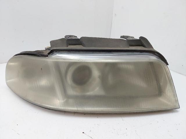 Reflektor prawy 8D0941004AK VAG