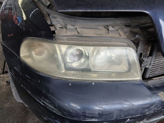 Reflektor prawy 8D0941004AK VAG