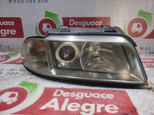 Reflektor prawy 8D0941004AK VAG