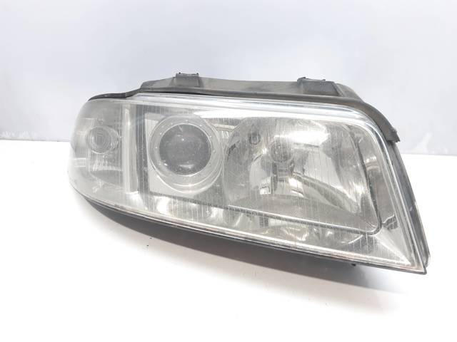 Reflektor prawy 8D0941004AK VAG
