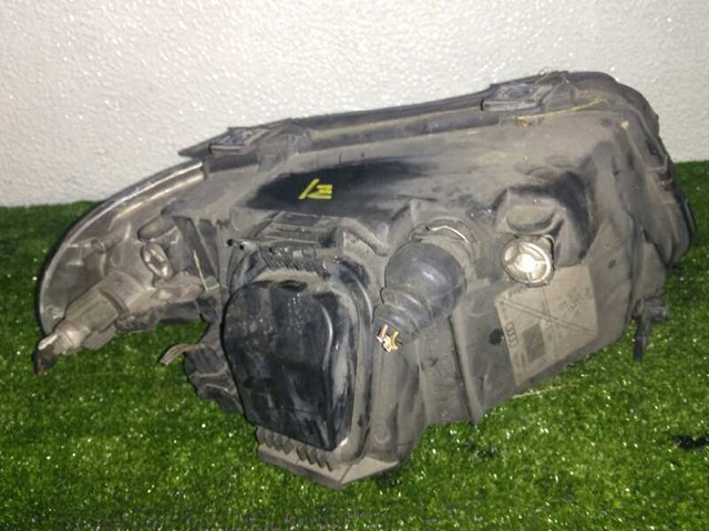 Reflektor lewy 8D0941029 VAG