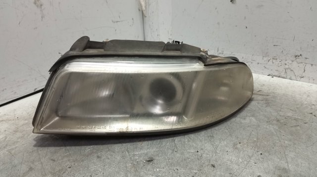 Reflektor lewy 8D0941029AK VAG