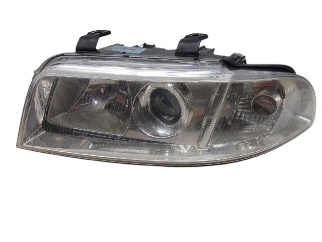 Reflektor lewy 8D0941029AK VAG