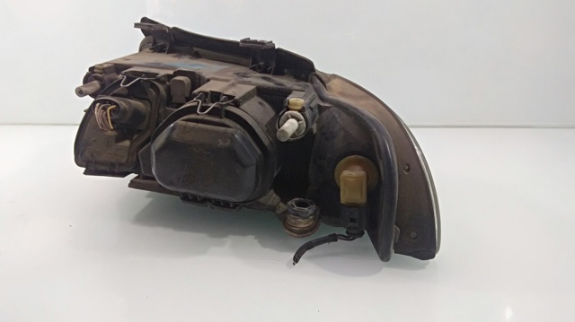 Reflektor prawy 8D0941030AK VAG