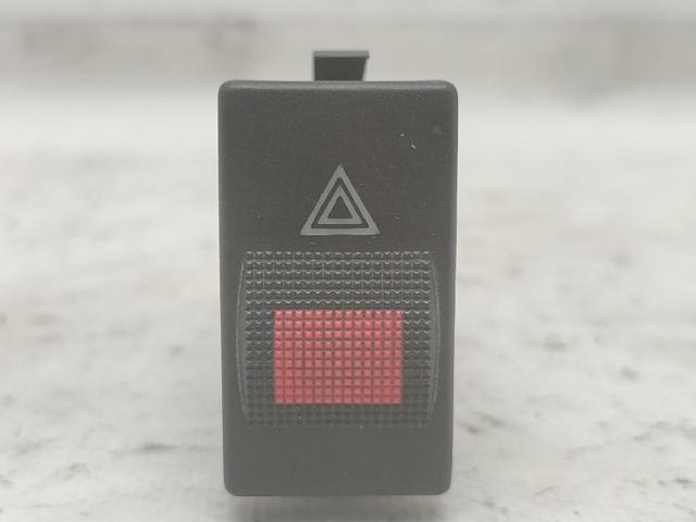 Przycisk włączania światła awaryjnego 8D0941509C VAG