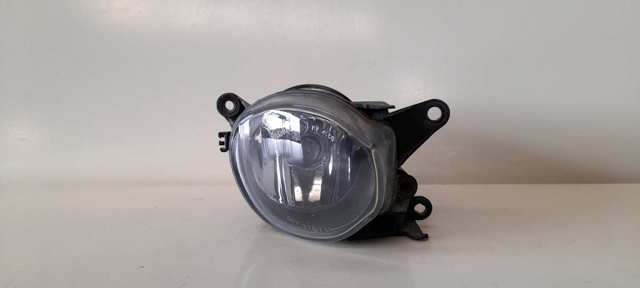 Lampa przeciwmgielna prawa 8D0941700B VAG