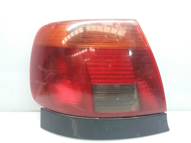 Lampa zespolona tylna lewa 8D0945095A VAG