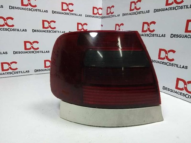 Lampa zespolona tylna lewa 8D0945095A VAG
