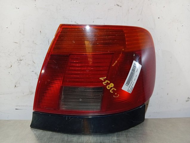 Lampa zespolona tylna prawa 8D0945096 VAG
