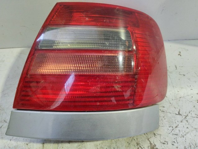 Lampa zespolona tylna prawa 8D0945096D VAG/Audi