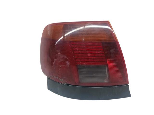 Lampa zespolona tylna lewa 8D0945111A VAG