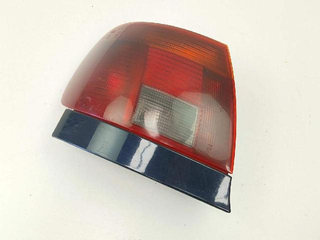Lampa zespolona tylna lewa 8D0945111A VAG