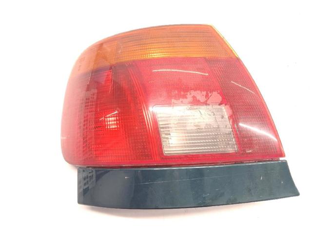 Lampa zespolona tylna lewa 8D0945111A VAG