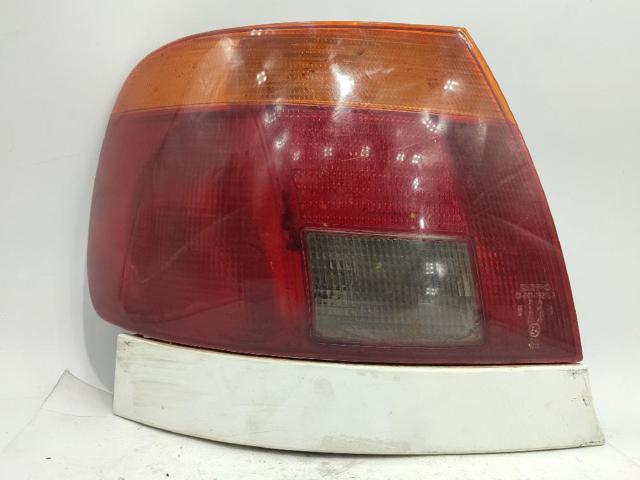 Lampa zespolona tylna lewa 8D0945111A VAG