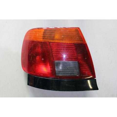 Lampa zespolona tylna lewa 8D0945111A VAG