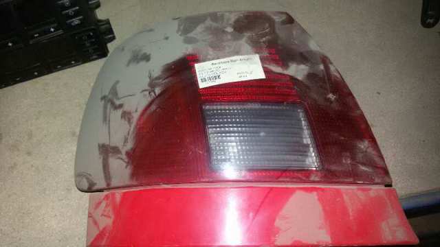 Lampa zespolona tylna lewa 8D0945111A VAG