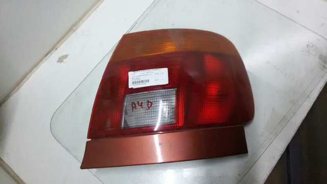 Lampa zespolona tylna prawa 8D0945112A VAG