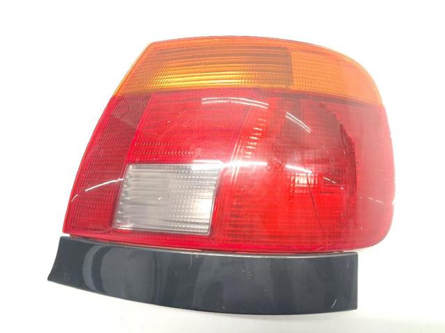 Lampa zespolona tylna prawa 8D0945112A VAG
