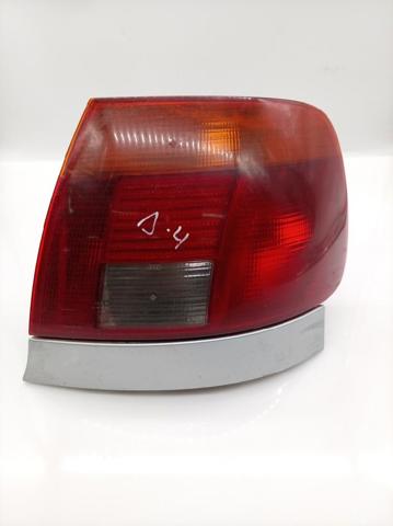 Lampa zespolona tylna prawa 8D0945112A VAG