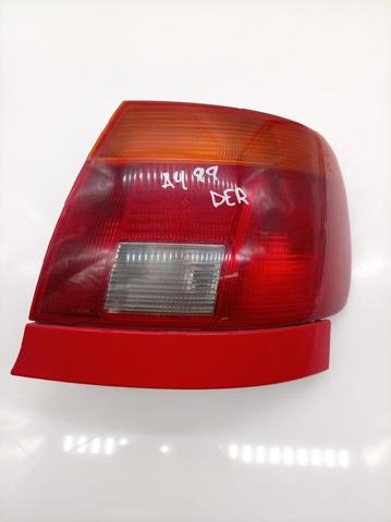 Lampa zespolona tylna prawa 8D0945112A VAG