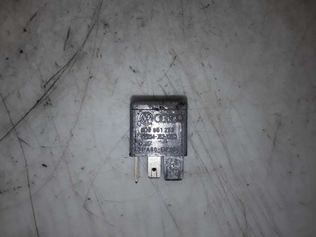 Przekaźnik wentylatora 8D0951253 VAG