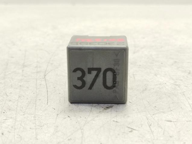 Przekaźnik wentylatora 8D0951253 VAG