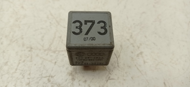 Przekaźnik wentylatora 8D0951253A VAG