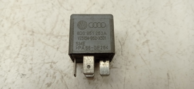 Przekaźnik wentylatora 8D0951253A VAG