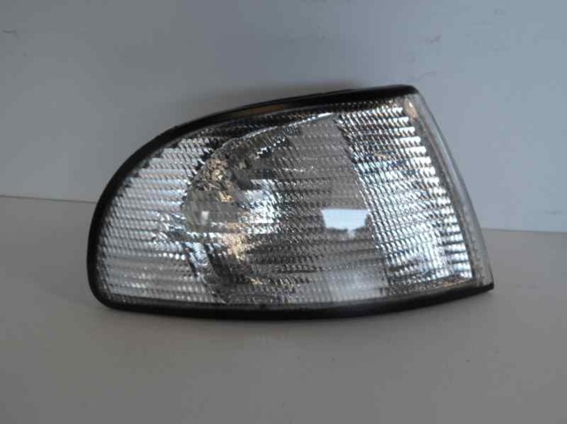 Kierunkowskaz prawy Audi A4 8D2