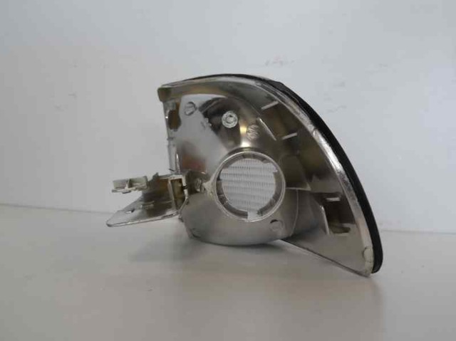 Kierunkowskaz prawy Audi A4 8D2