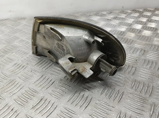 Kierunkowskaz prawy Audi A4 8D2