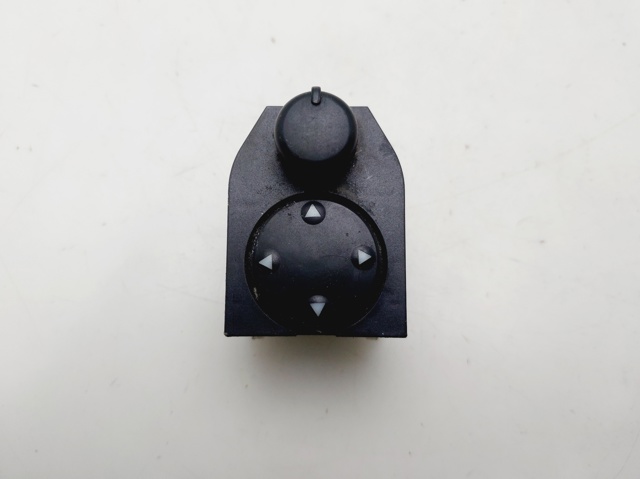 8D0959565 VAG