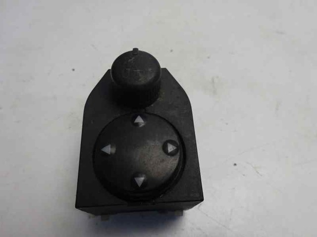 8D0959565 VAG
