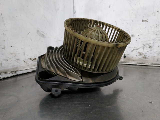 8D1820021 VAG