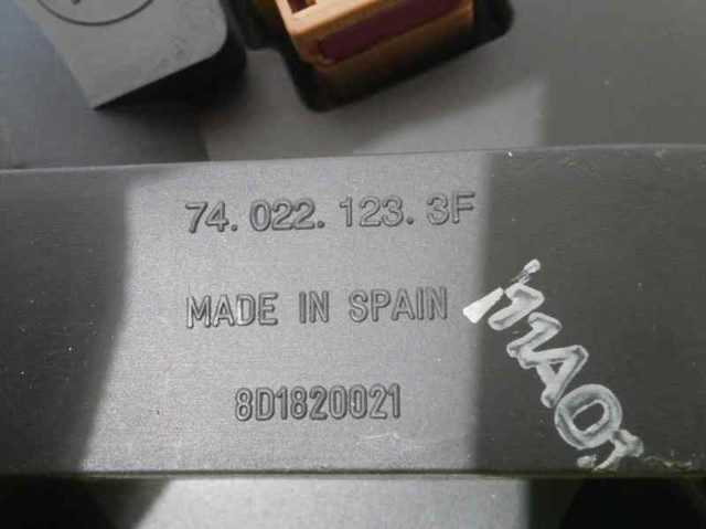 8D1820021 VAG