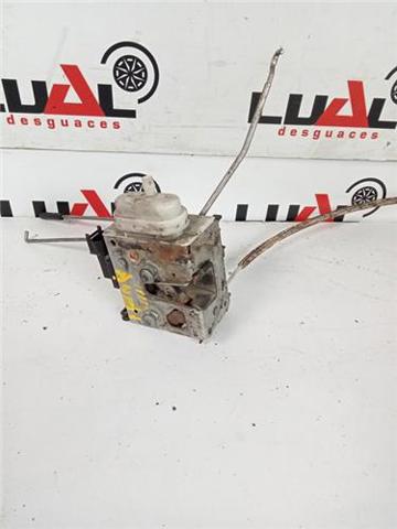 Zamek drzwi przednich lewych 8D1837015F VAG